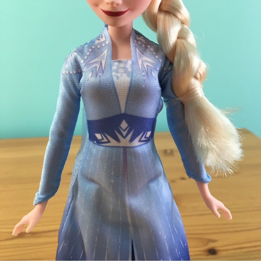 ❄️ New w/o Box “Frozen II” Elsa Doll by Hasbro ❄️ - Picture 7 of 9